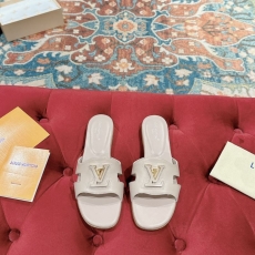 Louis Vuitton Slippers